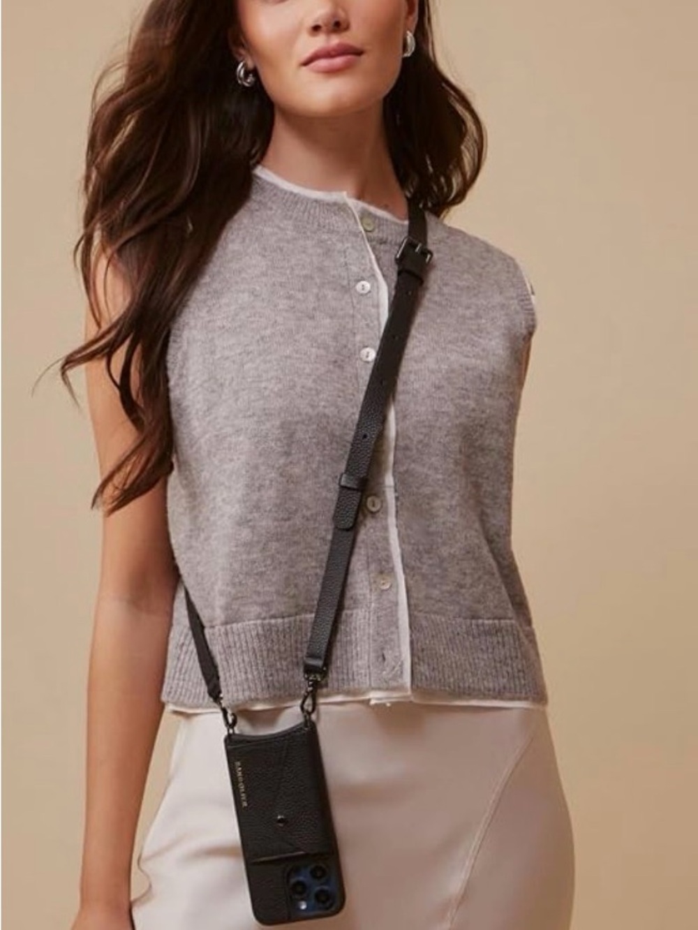Bandolier Black Leather Crossbody Phone Case with Detachable Strap 15 Pro - Picture 10 of 11